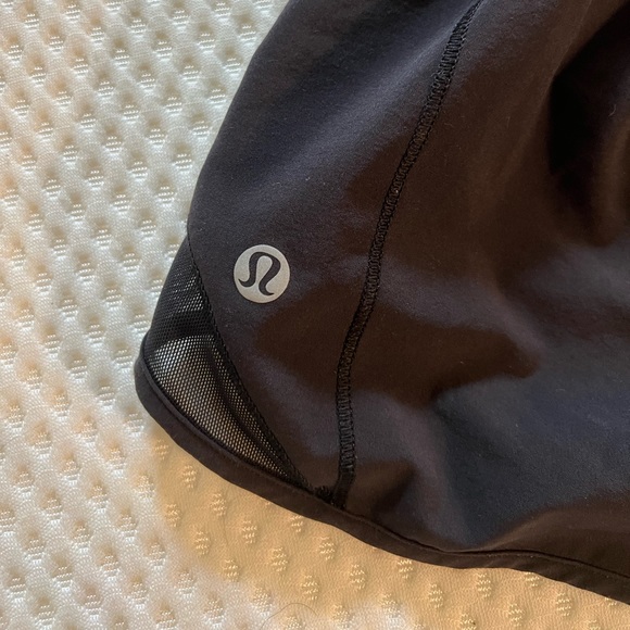 Lululemon Hotty Hot Shorts - Picture 3 of 4